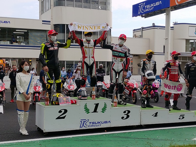 筑波ロードレース選手権2021 S80クラスの年間チャンピオン realize racing team 細谷 翼選手