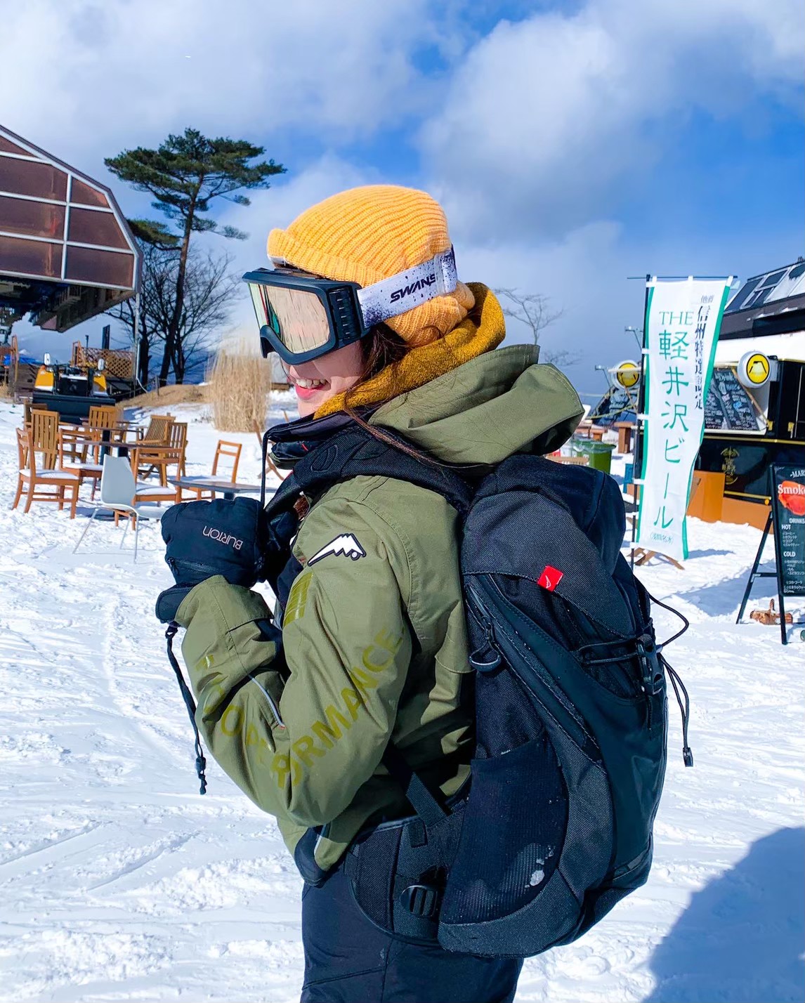 防水のアロフトジャケットは、スキーやスノーボードウェアとしても代替え可能